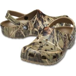 Crocs Mens Classic Realtree Clog - Khaki -Fashion Shoe Store Crocs ClassicRealtree Khaki 2 15