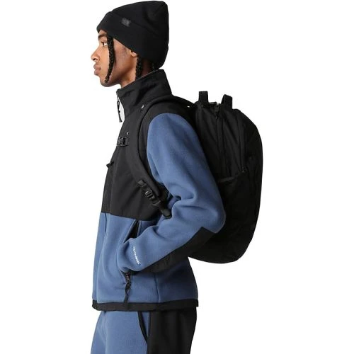 North Face Vault Backpack Rucksack Laptop Shoulder Bag - TNF Black 6 North Face Vault Backpack Rucksack Laptop Shoulder Bag - TNF Black - Image 5