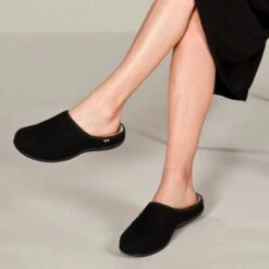Strive Womens Copenhagen Slippers - Black