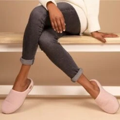 Strive Womens Copenhagen Slippers - Dusty Pink