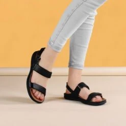 Strive Womens Kona Sandals - Black